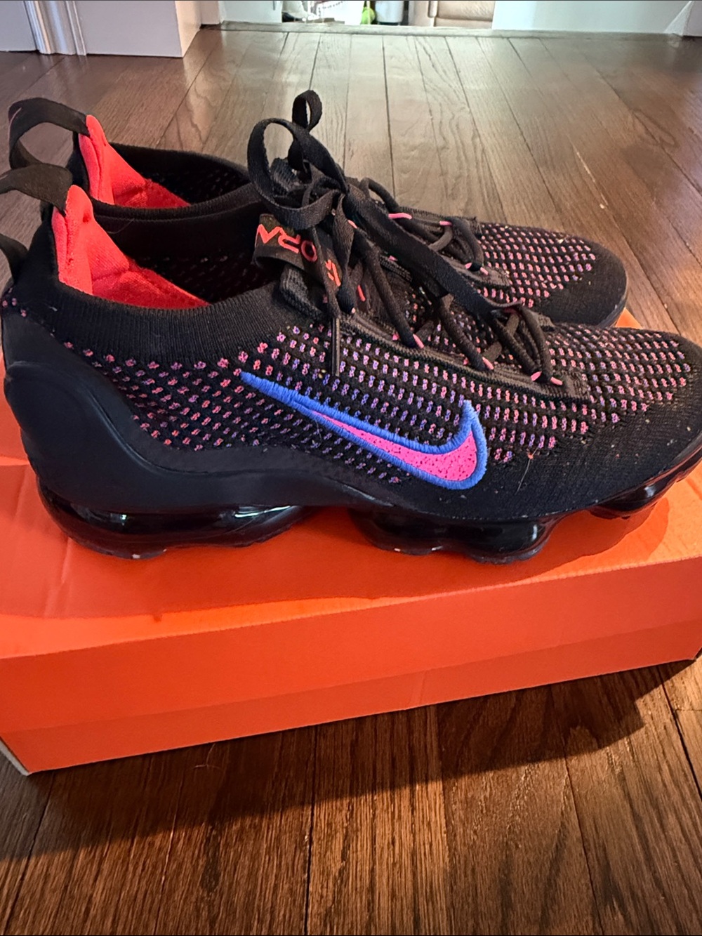 Nike women’s Flyknit Air VaporMax 2021